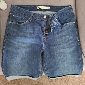 Ladies Levi Shorts